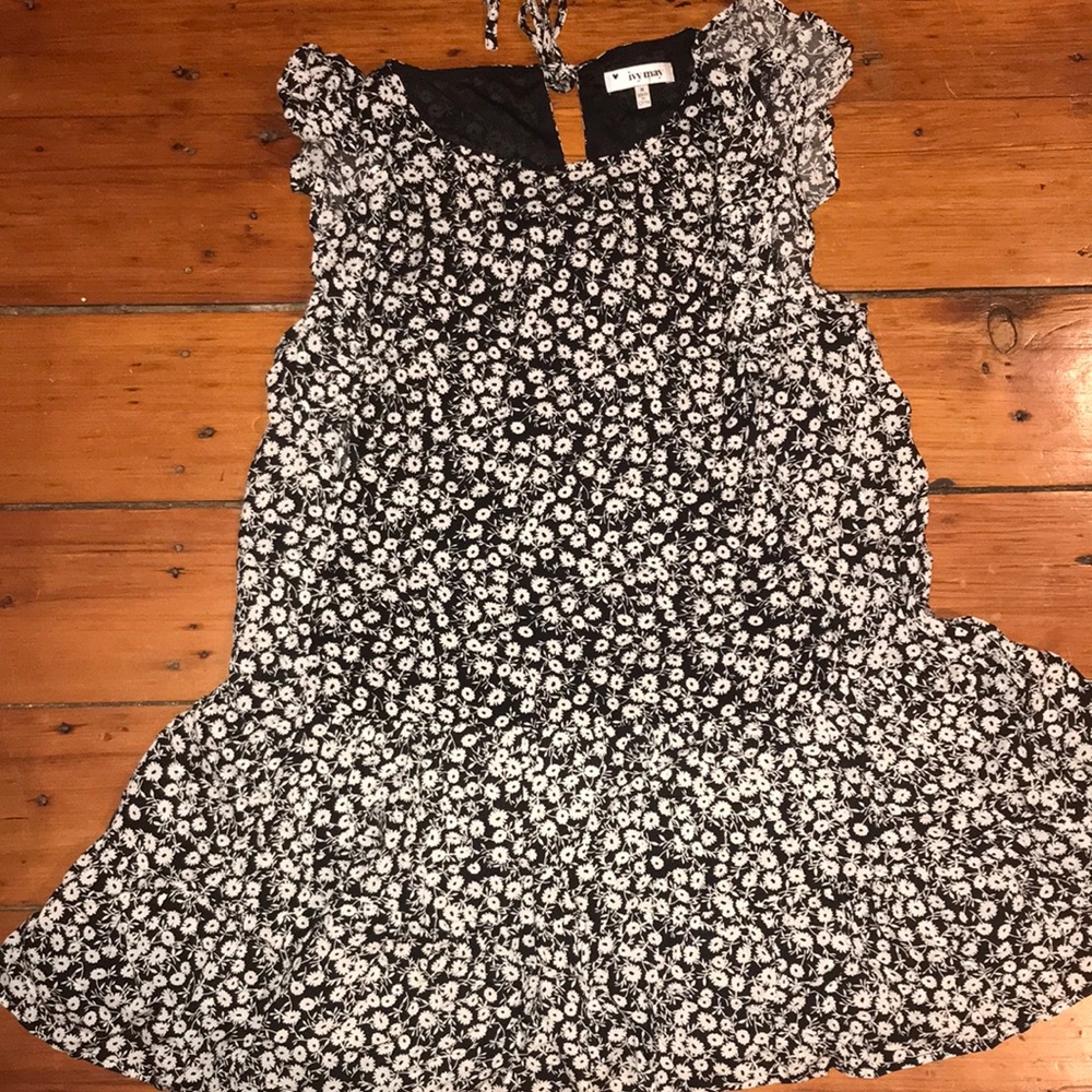super cute black and white floral dress! - size small